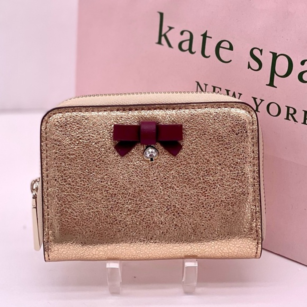 Kate Spade Wrapping Party Small
Zip Cardcase, Glittering Rose Metallic